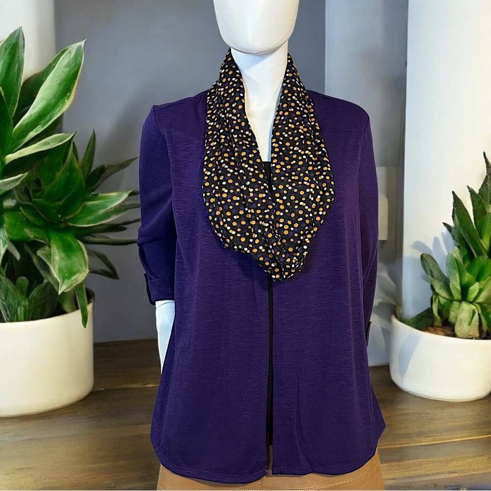 Women's By Design Brand top size M with attached infinity scarf NWT!